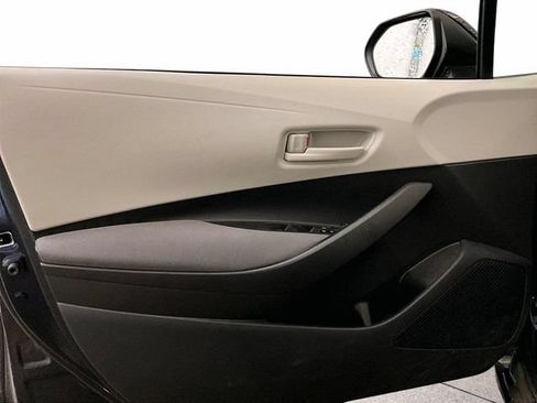 Used 2022 Toyota Corolla LE FWD image 22