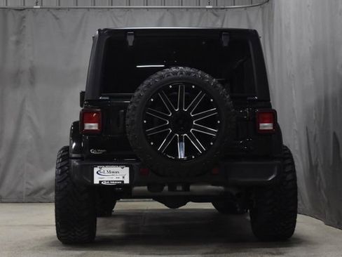 Used 2022 Jeep Wrangler Unlimited Sahara w/ Cold Weather Group image 8