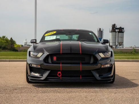 Used 2016 Ford Mustang Shelby GT350R RWD image 2