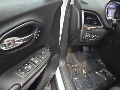 Used 2022 Jeep Cherokee Trailhawk w/ Sun, Sound & Nav Group image 28