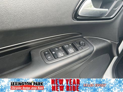 Used 2022 Dodge Durango SXT w/ Blacktop Package image 9