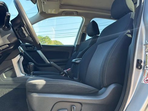 Used 2016 Subaru Forester 2.5i Premium w/ All-Weather Package AWD/4WD image 10
