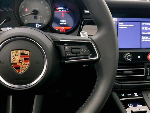 Used 2025 Porsche Macan S AWD/4WD image 19