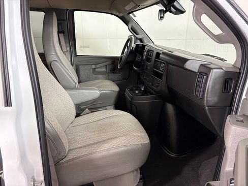 Used 2024 Chevrolet Express 3500 LT w/ LT Preferred Equipment Group RWD image 16