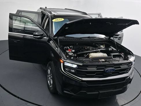 Certified 2025 Ford Expedition Active AWD/4WD image 37