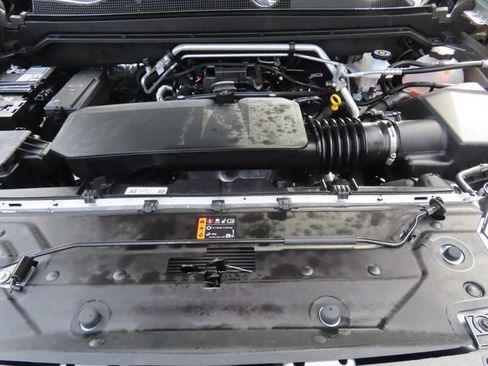 Used 2026 Chevrolet Colorado Trail Boss AWD/4WD image 11