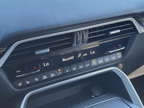 Used 2025 MAZDA CX-70 Plug-In Hybrid w/ Premium Plus image 17