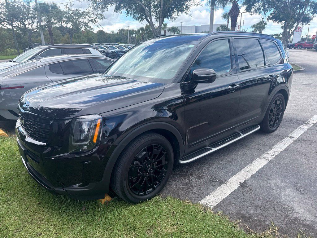 Certified 2022 Kia Telluride SX w/ SX Prestige Package AWD/4WD image 17
