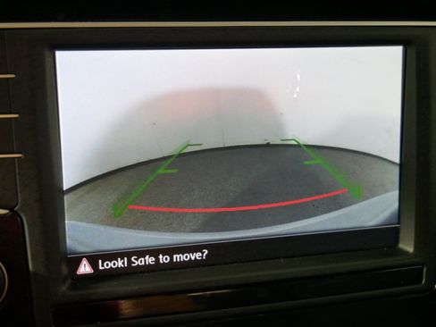 Used 2016 Volkswagen GTI S FWD image 33