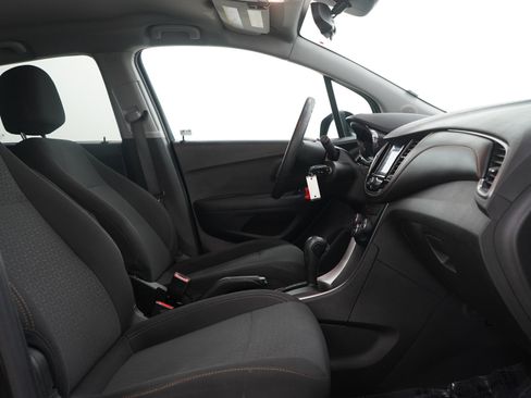 Used 2020 Chevrolet Trax LS w/ Tint and Cruise Package FWD image 11