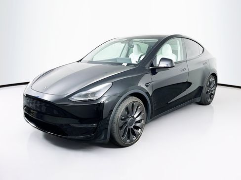 Used 2023 Tesla Model Y Performance AWD/4WD image 3