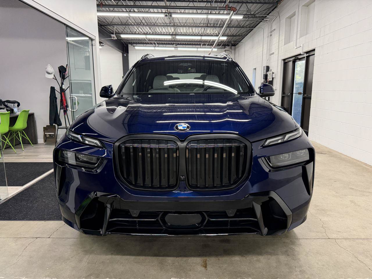 Used 2024 BMW X7 xDrive40i w/ Executive Package AWD/4WD image 2
