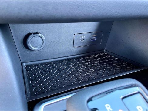 Used 2025 Nissan Pathfinder SV w/ SV Premium Package image 32