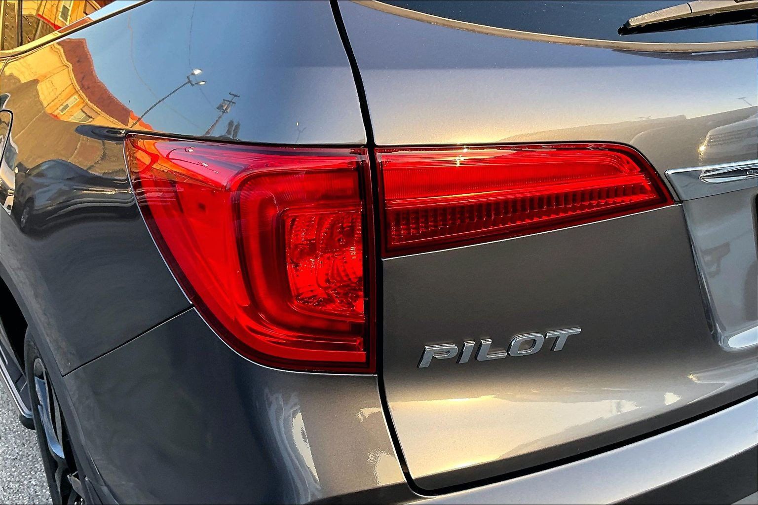 Used 2016 Honda Pilot Elite image 24