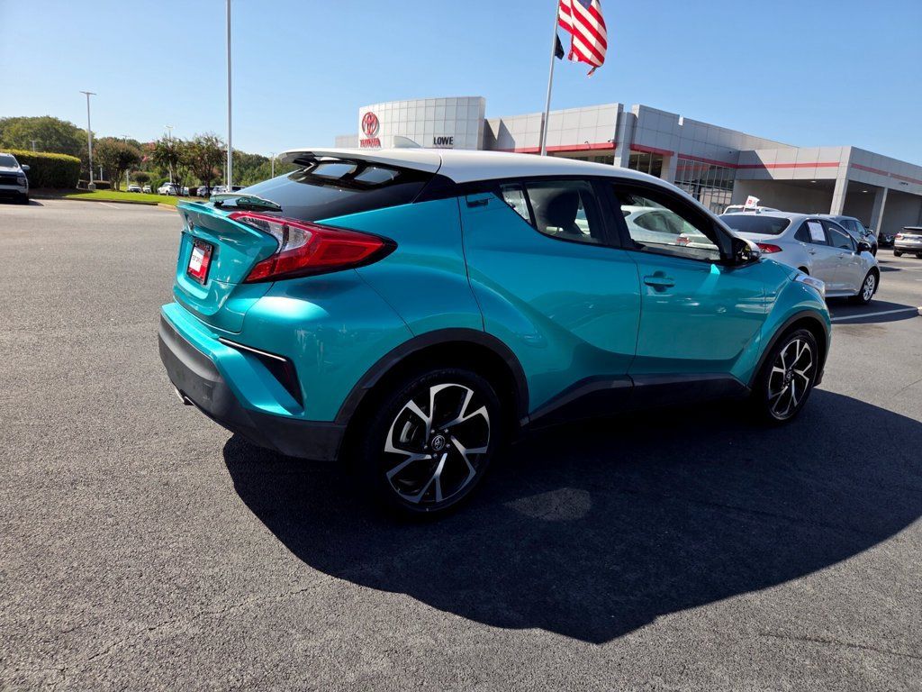 Used 2018 Toyota C-HR XLE FWD image 13