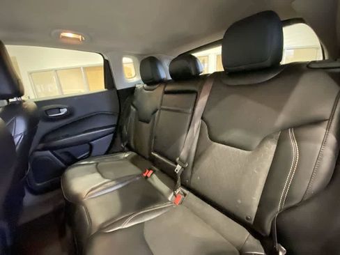 Used 2018 Jeep Compass Latitude w/ Popular Equipment Group AWD/4WD image 24