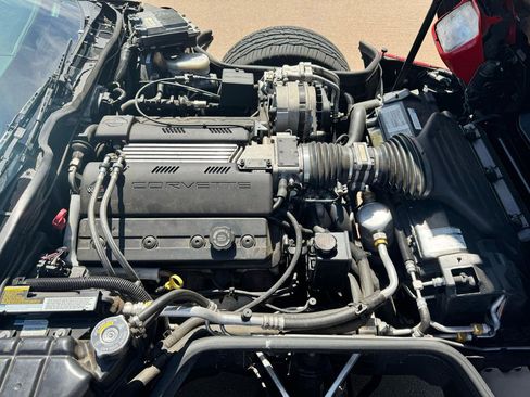 Used 1995 Chevrolet Corvette Convertible RWD image 16