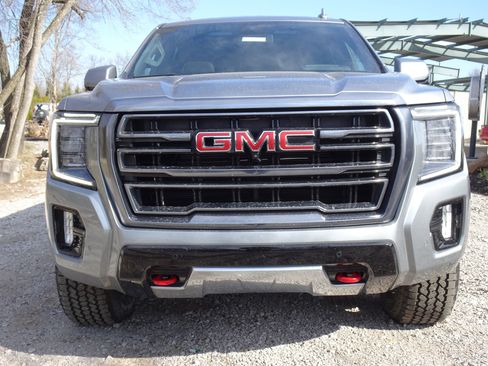 Used 2023 GMC Yukon XL AT4 w/ AT4 Premium Package image 13