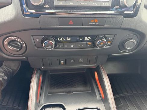 Used 2022 Nissan Frontier PRO-4X w/ Technology Package AWD/4WD image 25