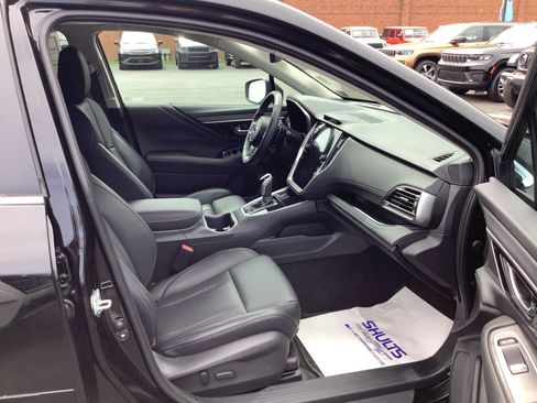 Used 2025 Subaru Outback Limited AWD/4WD image 8