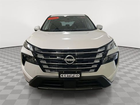 Used 2025 Nissan Rogue SV image 8