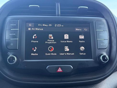 Used 2025 Kia Soul LX w/ LX Technology Package FWD image 22