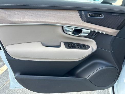 New 2026 Volvo XC90 T8 Plus w/ Protection Package Premier AWD/4WD image 7