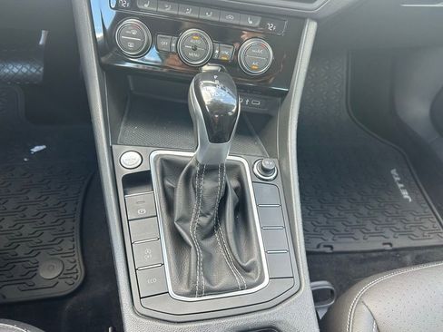 Used 2023 Volkswagen Jetta SE image 56
