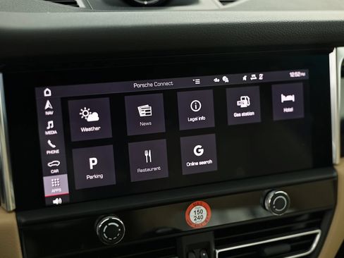 Certified 2026 Porsche Macan AWD/4WD image 38