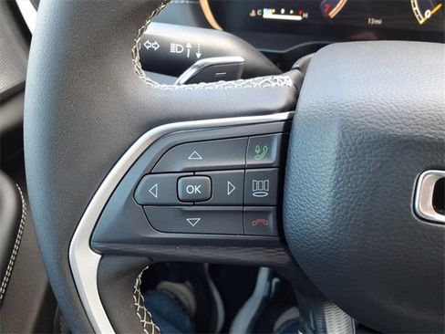 New 2025 Jeep Grand Cherokee L Laredo image 24