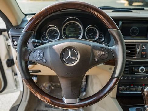 Used 2011 Mercedes-Benz E 550 Cabriolet image 37
