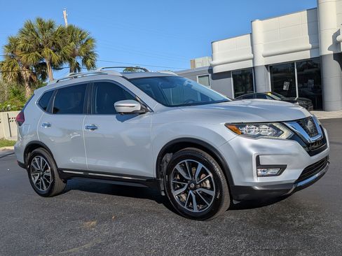 Used 2019 Nissan Rogue SL w/ Premium Package image 1