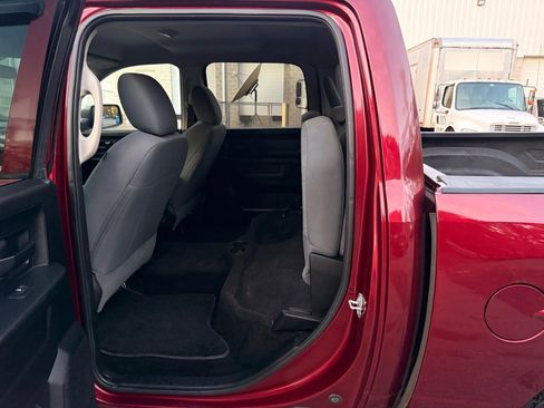 Used 2017 RAM 1500 Express image 18