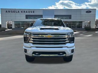 Used 2025 Chevrolet Silverado 2500 High Country AWD/4WD video 2
