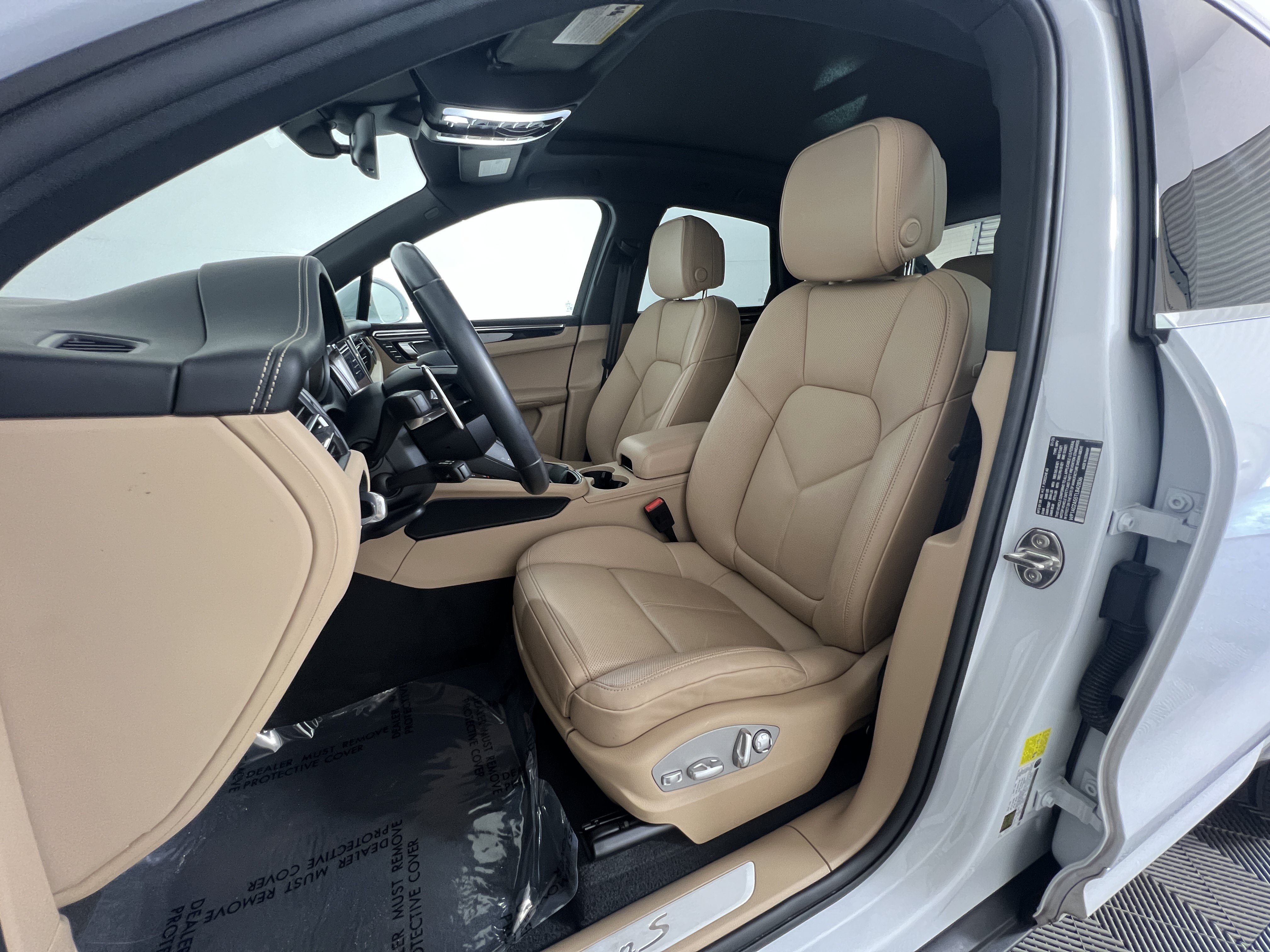 Certified 2026 Porsche Macan S AWD/4WD image 5