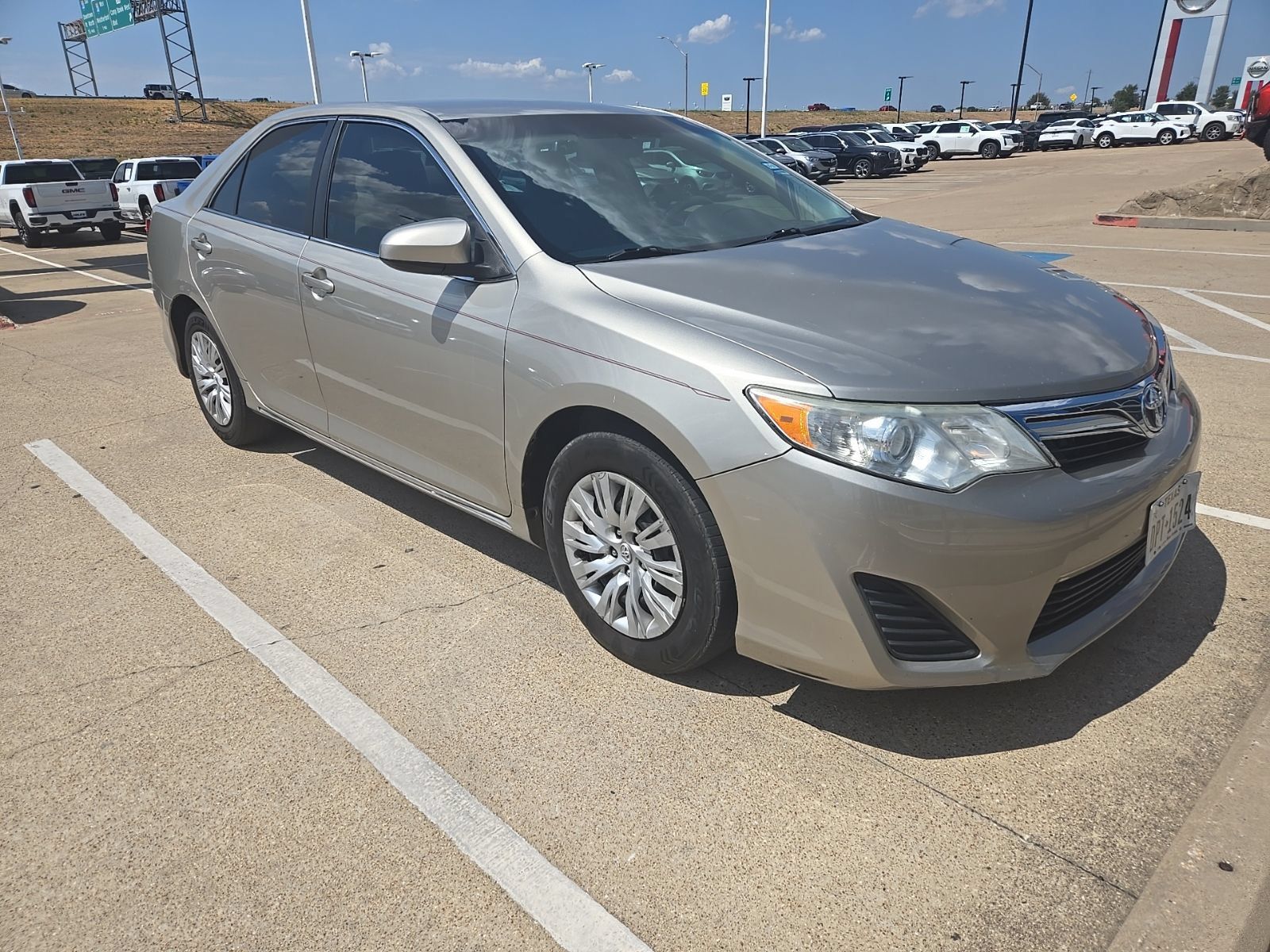 Used 2013 Toyota Camry LE FWD image 5