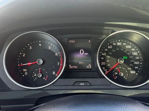 Used 2019 Volkswagen Tiguan SE w/ Panoramic Sunroof Package FWD image 20