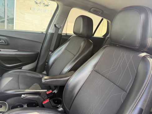 Used 2019 Chevrolet Trax LT w/ LT Convenience Package AWD/4WD image 8