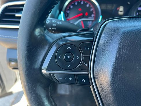 Used 2018 Toyota Camry XSE FWD image 39