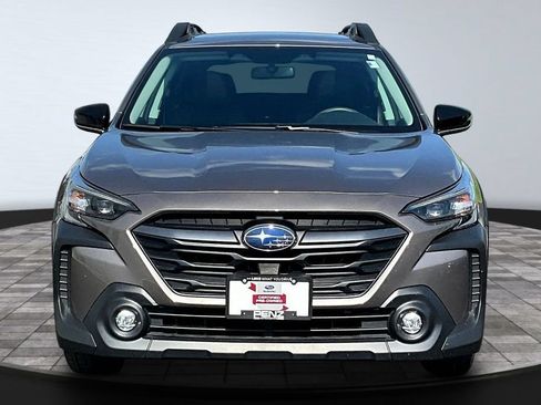 Used 2024 Subaru Outback Premium AWD/4WD image 2