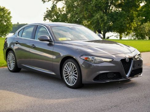 Used 2018 Alfa Romeo Giulia Ti w/ Quick Order Package 22X Lusso AWD/4WD image 3