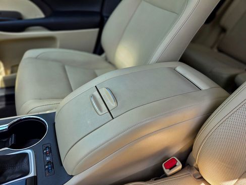 Used 2017 Toyota Highlander Limited Platinum image 25