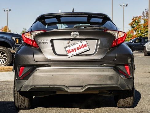 Used 2018 Toyota C-HR XLE image 37