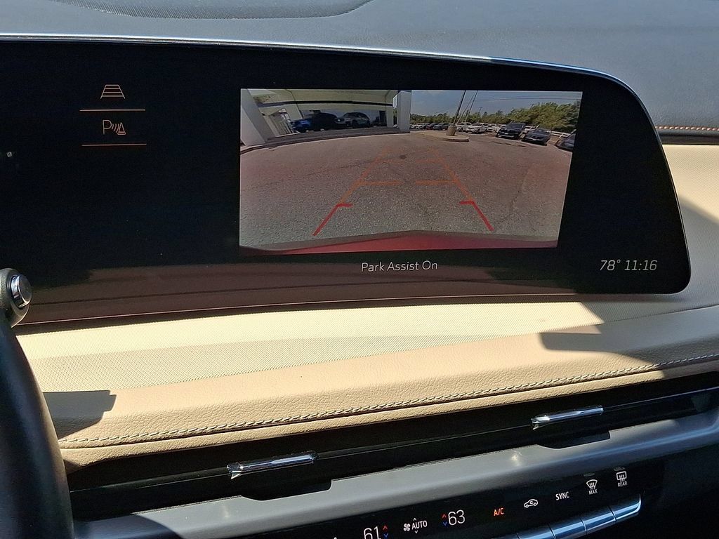 Used 2024 Cadillac XT4 Luxury w/ Cold Weather Package AWD/4WD image 19