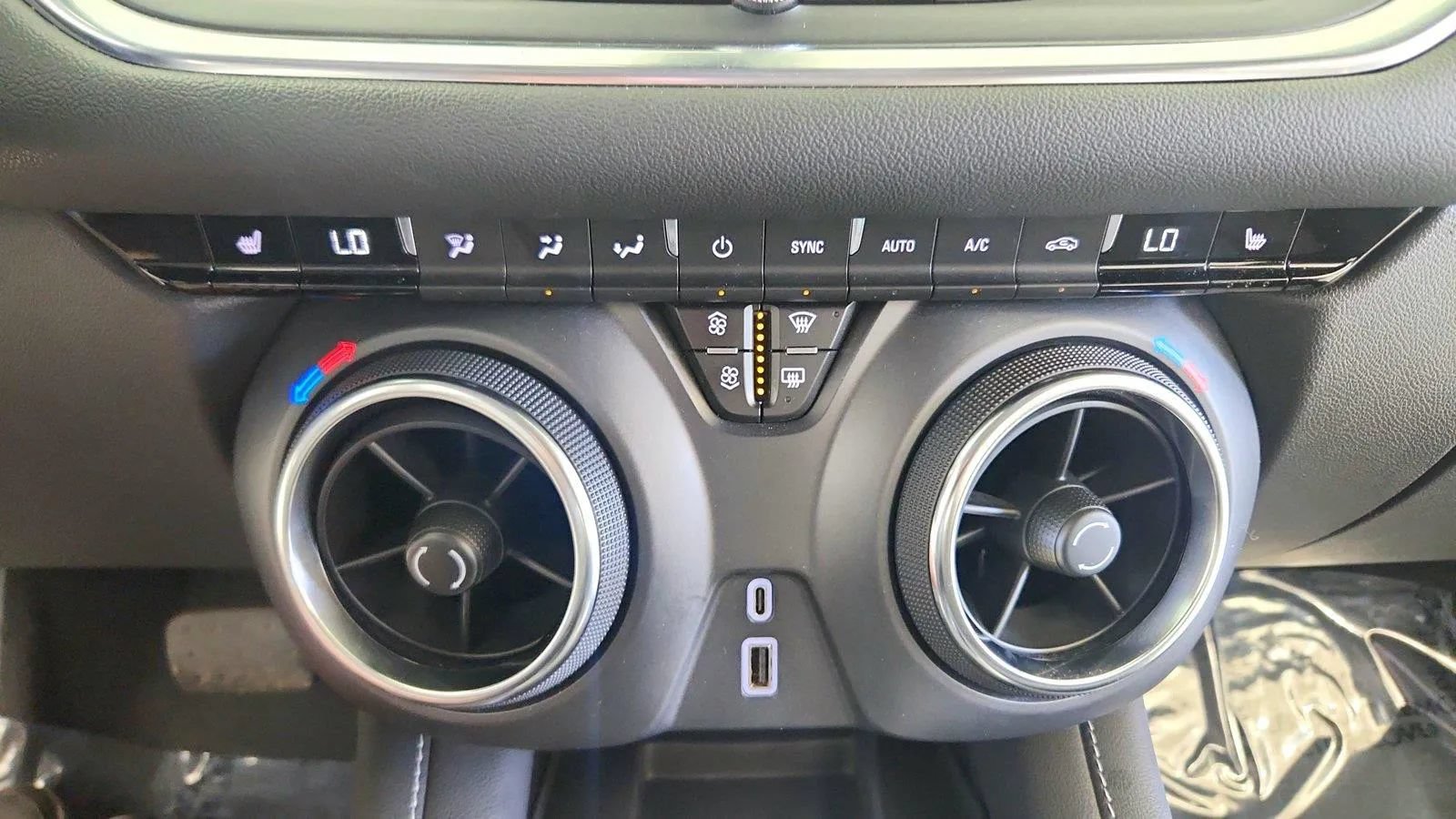 Used 2024 Chevrolet Blazer LT w/ Convenience Package FWD image 26