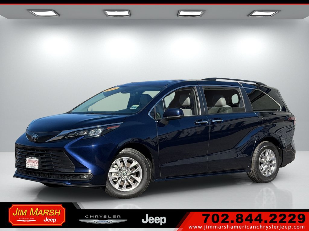 Used 2026 Toyota Sienna XLE FWD image 1