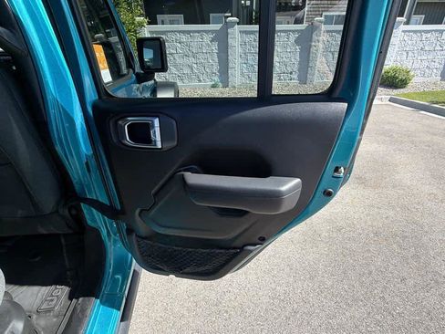 Used 2024 Jeep Wrangler Unlimited AWD/4WD image 22