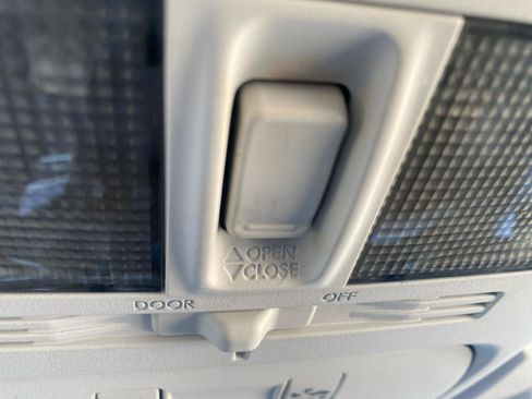 Used 2015 Subaru Forester 2.5i Premium image 16