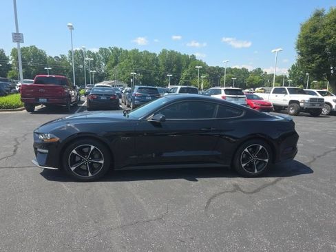 Used 2018 Ford Mustang GT RWD image 7