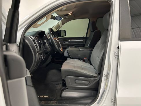 Used 2019 RAM 1500 Big Horn AWD/4WD image 4
